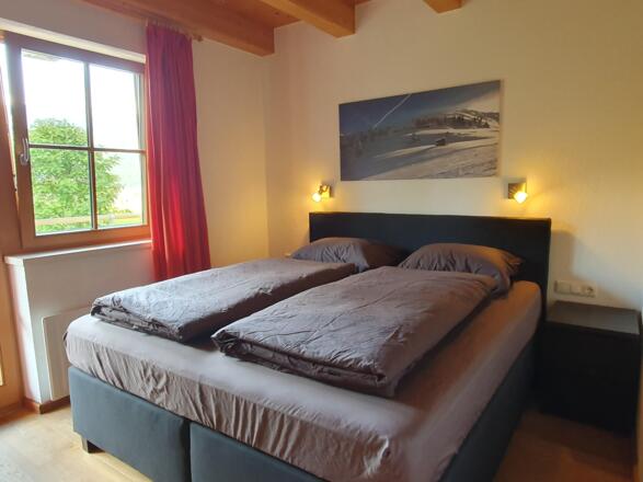 Schlafzimmer 1