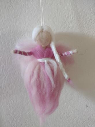 gefilzte Fee in Rosa
