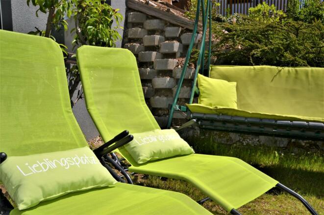 Sonnenliegen FeWo Garten