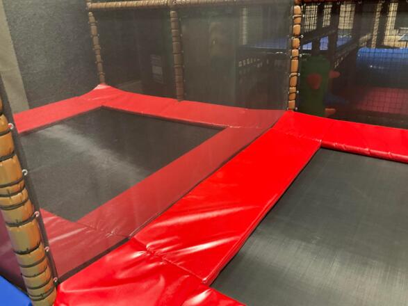 2 x Trampolin