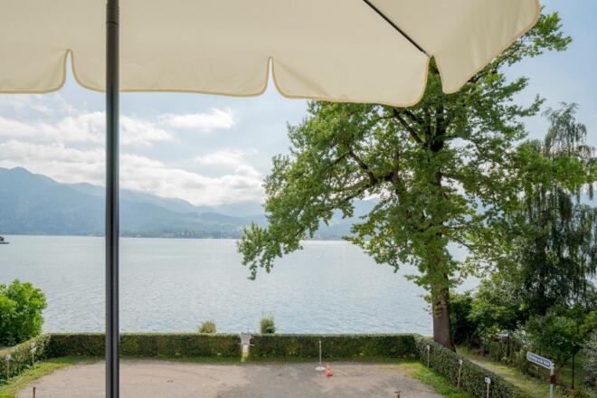 Ausblick auf den See vom eigenen Balkon