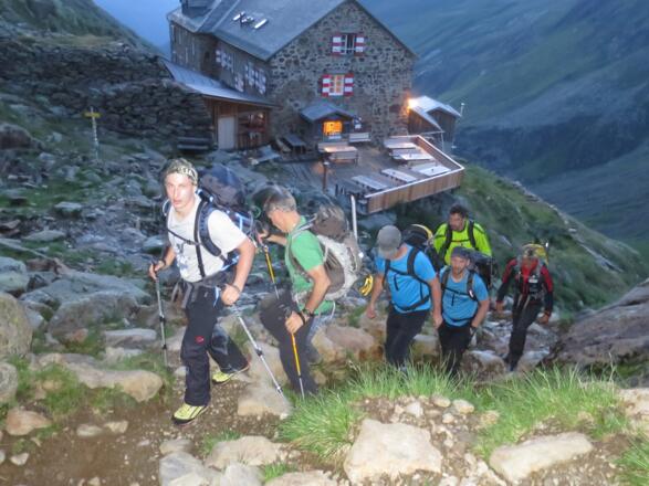 Aufbruch von der Nürnburger Hütte.