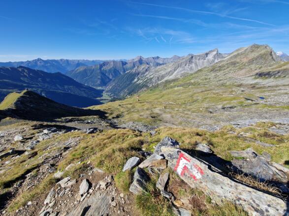 Tief unten im Tal, Gemeinde Mallnitz - eingerahmt von einer herrlichen Gebirgswelt.