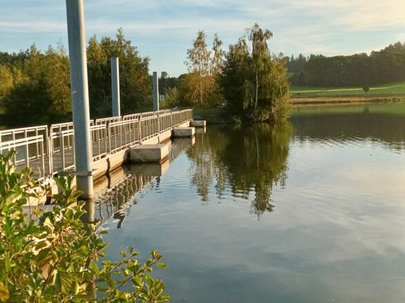 Schwimmende Brücke Drachensee