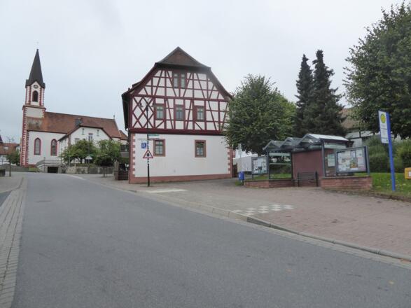 Bushaltestelle Wüstensachsen Rathaus