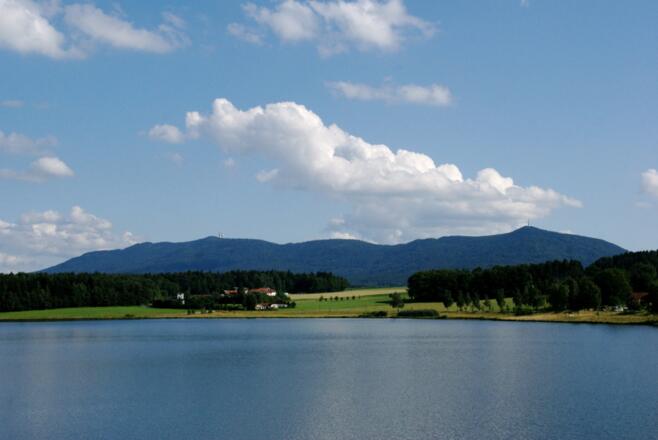Drachensee mit Hohem Bogen im Hintergrund