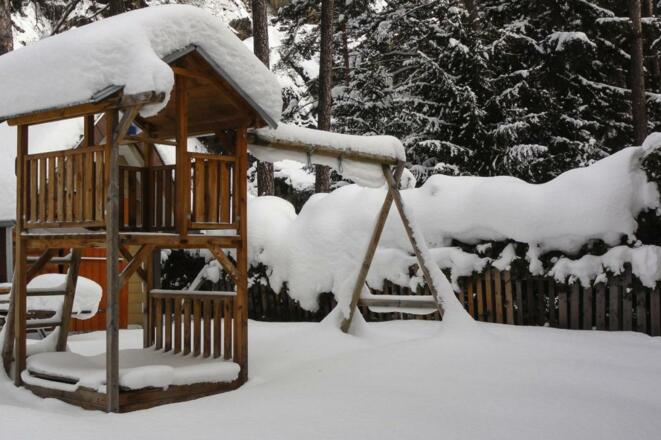 Spielplatz im Winter