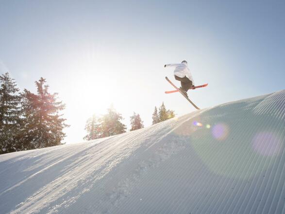 Kasberg - Snowboarder im Funpark