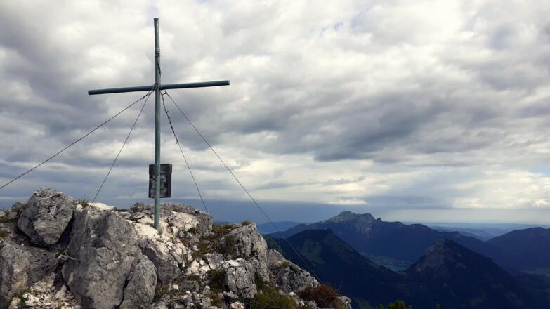 Gipfelkreuz vom Scharfen 1828m