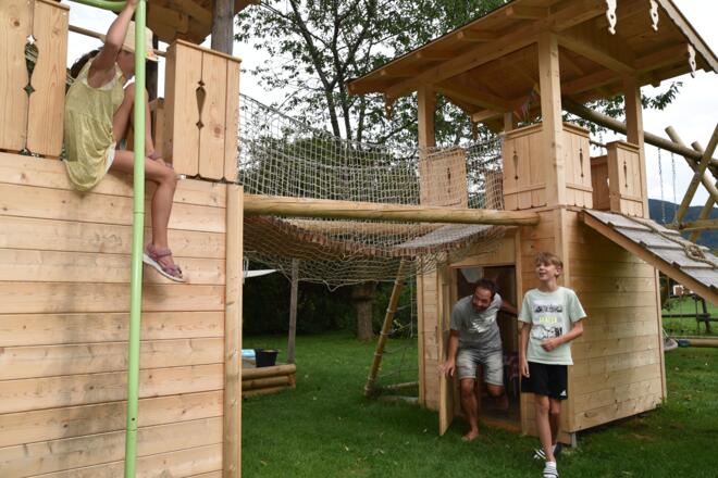 Unser Spielplatz am Hof