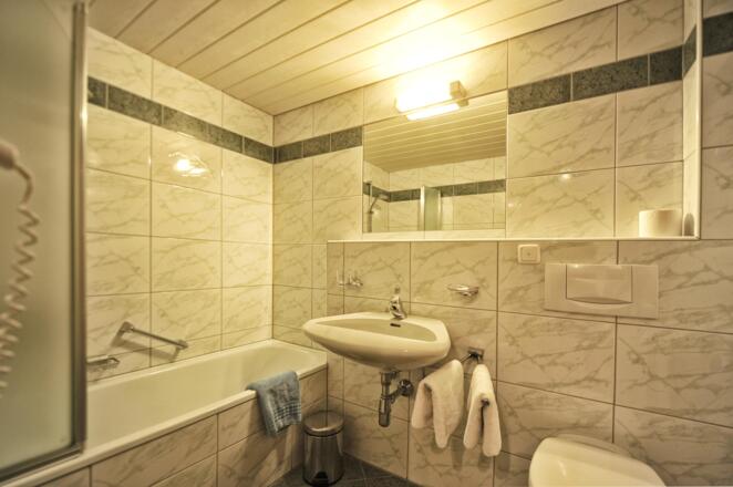 Doppelzimmer Wald Badezimmer