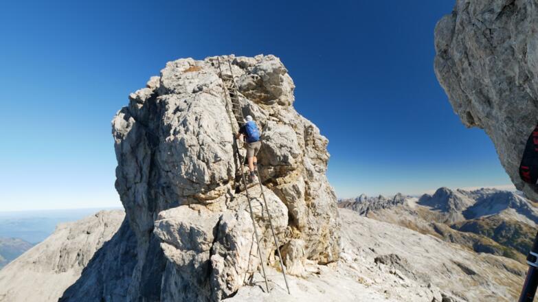 Die einzige Leiter am Heilbronner Weg, hinauf zum Steinschartenkopf