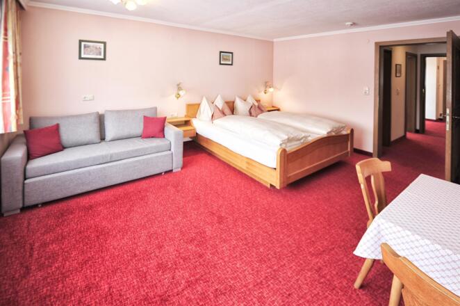 Doppelzimmer 25 mit 2 Zusatzbetten