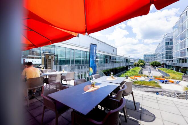 TECHHARBOR Luncherie Gastgarten ©Techcenter Errichtungs- u. Betriebsgesmbh