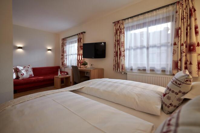 Hotel-Garni-Schneider_Zimmer-Rüfikopf-16