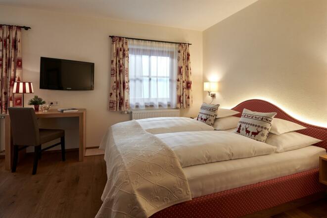 Hotel-Garni-Schneider_Zimmer-Rüfikopf-16