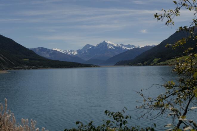 Reschensee mit Blick zum Ortler