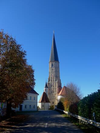 Wallfahrtskirche St. Ägidius, spätgotischer Turm, 78 m, 1531, mit Kapelle St. Leonhard