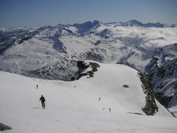 nach der Steilstufe in der Ostflanke der Baumbachspitze