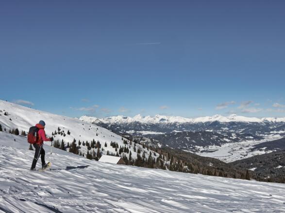 Abstieg vom Teuerlnock mit Blick in den Lungau