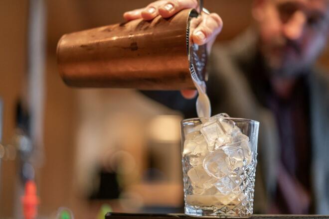 hubertus-bar-01800medium