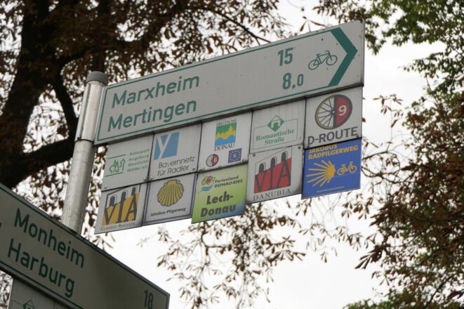 bei Donauwörth beginnen an der Donau einige Radwege...