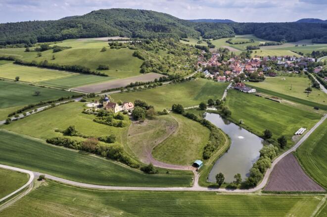 Blick auf Kirchberg und großen Knetzberg