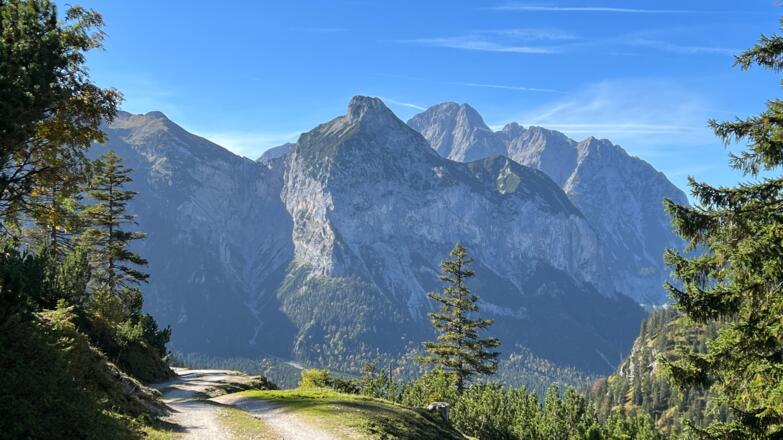 Forstweg Eng - Plumsjochhütte