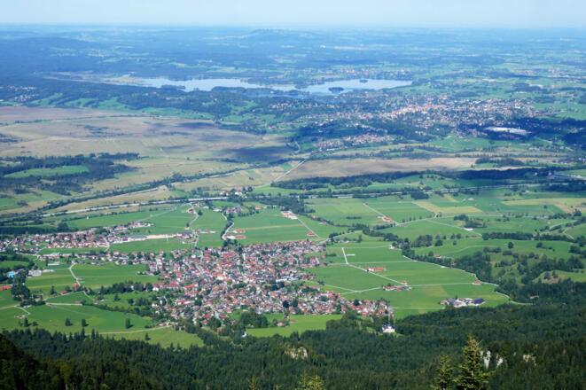 Blick in die Ebene mit dem Staffelsee, Murnau und Ohlstadt