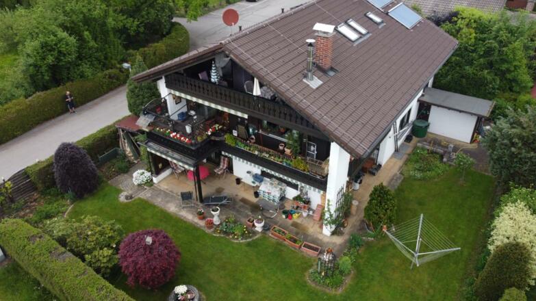 x-Drohne Haus von Oben