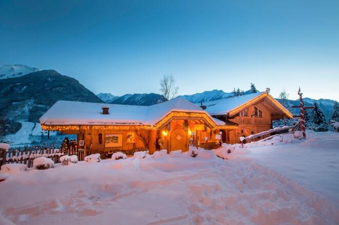 Chalet Oberkühnreit und Rezeption im Winter