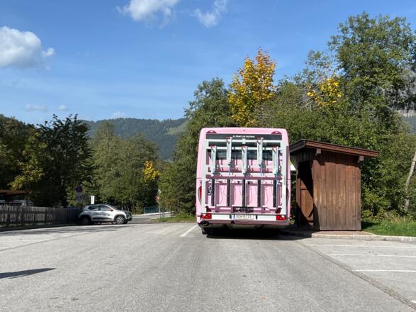 Bushaltestelle Inneralpbach (Bus mit Rampe)