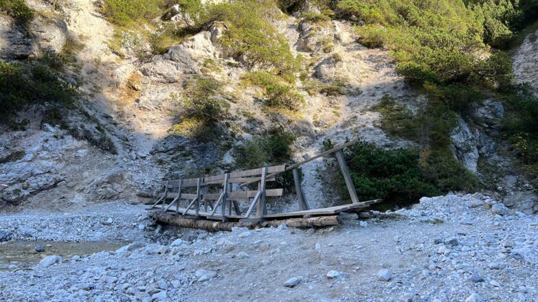 Bachquerung am Forstweg Eng - Plumsjochhütte