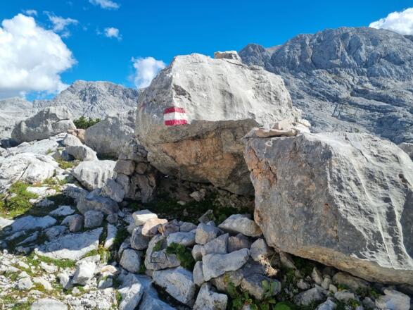 Jetzt bin ich am Wanderweg zum Rotkogelsattel