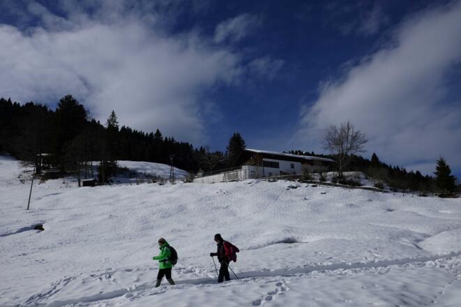 Wanderer unterhalb der Partnachalm