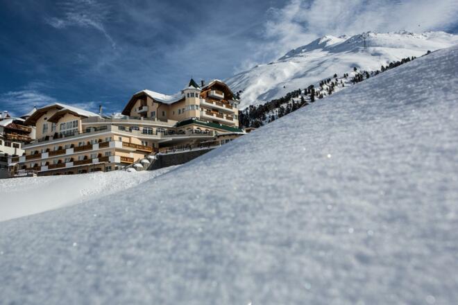 Hotelansicht Winter