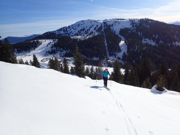 Im Hintergrund der Hochkeil