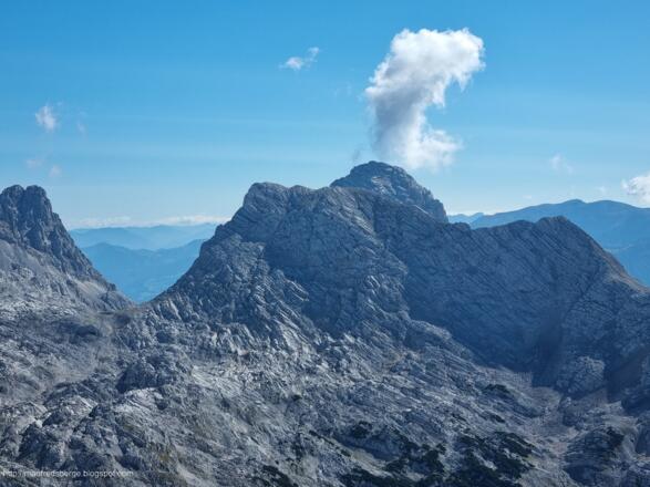 Temelberg und dahinter die rauchende Spitzmauer
