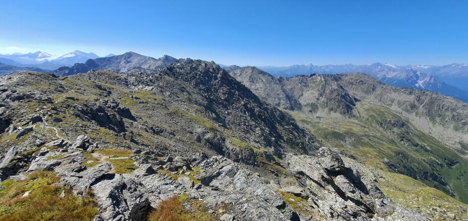 Genau nach Süden führt der Pfad.