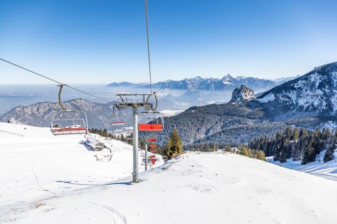 Blick auf die Hochalphütte aus dem Sessellift
