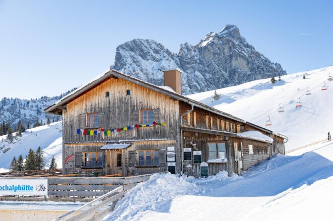 Hochalphütte im Winter