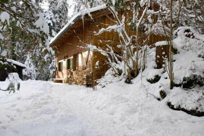 Ferienhaus am Tegernsee: Das Almhaus Webermohof im Winter