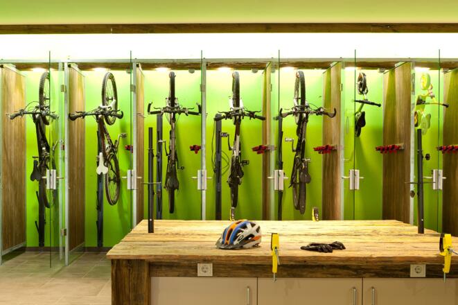 Sportlocker und Werkbank - Explorer Hotels (21)