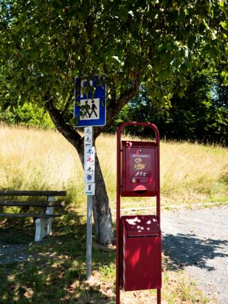 Kotbeutel Spender gibt es mehrfach unterwegs