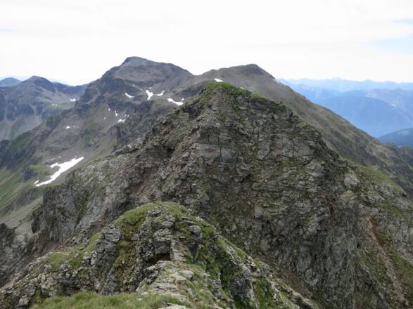 Rückblick zur Großen Ohrenspitze. Im Hintergrund der Paterskopf.