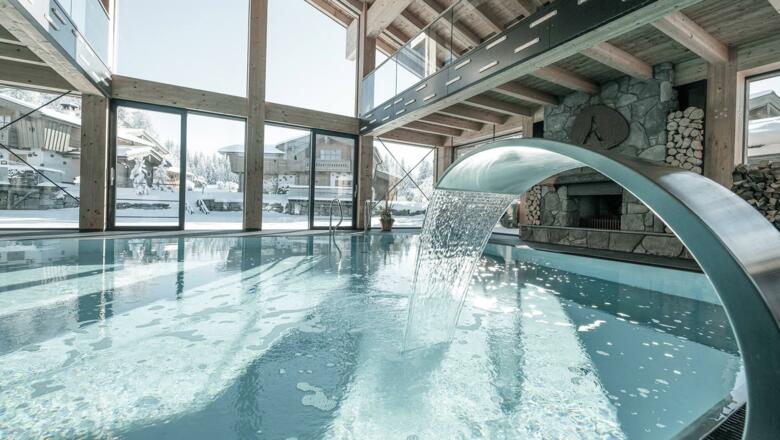 INNs HOLZ Chaletdorf | Indoorpool im Winter