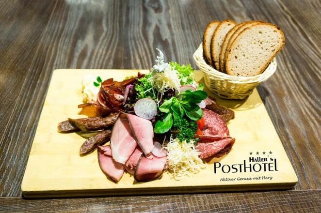 Brotzeit mit Logo