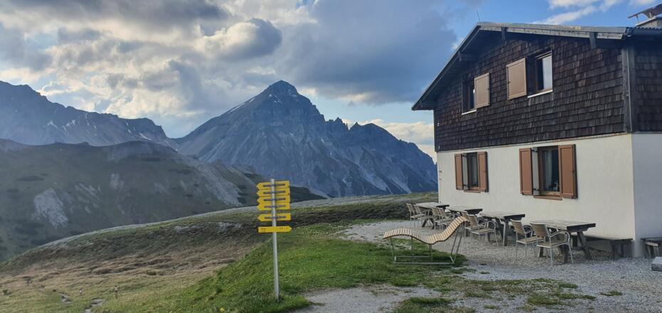 Königin Serles grüßt stolz herüber!