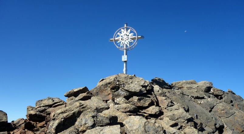 Schneespitze 3173m mit neuem Kreuz