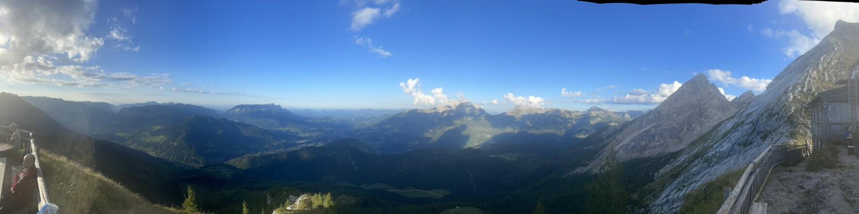 Aussicht von der Terrasse des Watzmannhaus.